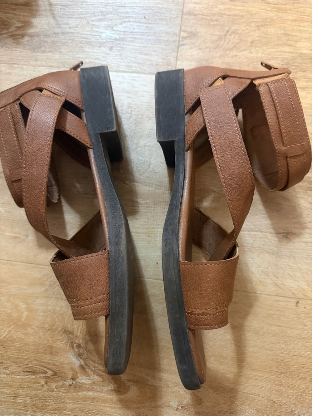FRYE AND CO. Brown Leather Strappy Ankle Buckle Sandals - Picture 4 of 7